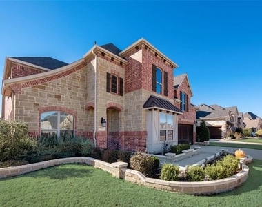 7207 Arches Avenue - Photo Thumbnail 1