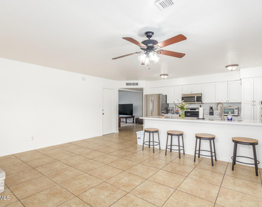 3312 S Ventura Drive - Photo Thumbnail 6