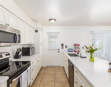 3312 S Ventura Drive - Photo Thumbnail 3