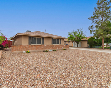 3613 S Kenneth Place - Photo Thumbnail 4