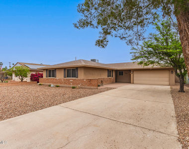 3613 S Kenneth Place - Photo Thumbnail 5