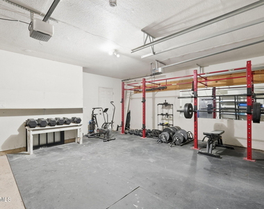 919 E La Jolla Drive - Photo Thumbnail 17