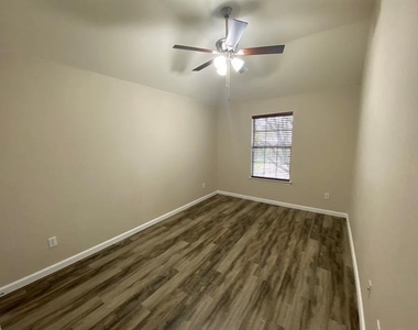 5668 Imperial Meadow Drive - Photo Thumbnail 32
