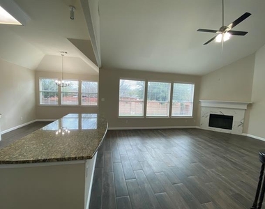 5668 Imperial Meadow Drive - Photo Thumbnail 4