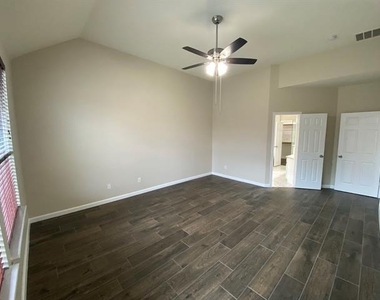 5668 Imperial Meadow Drive - Photo Thumbnail 15
