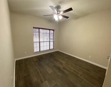 5668 Imperial Meadow Drive - Photo Thumbnail 21
