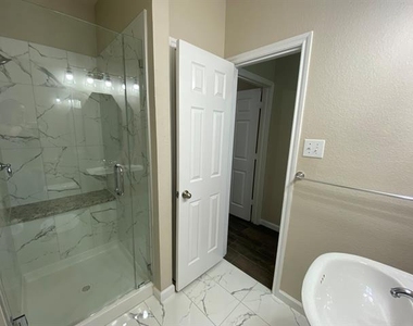 5668 Imperial Meadow Drive - Photo Thumbnail 24