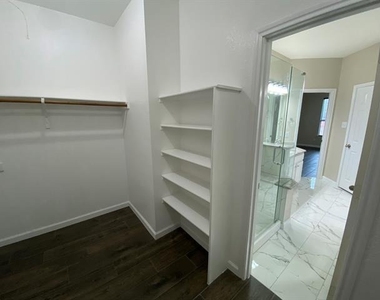 5668 Imperial Meadow Drive - Photo Thumbnail 19