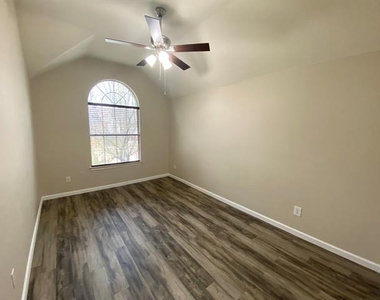 5668 Imperial Meadow Drive - Photo Thumbnail 34