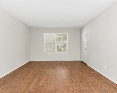 4538 Byers Avenue - Photo Thumbnail 3