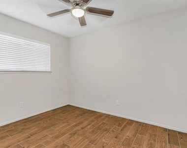4538 Byers Avenue - Photo Thumbnail 6
