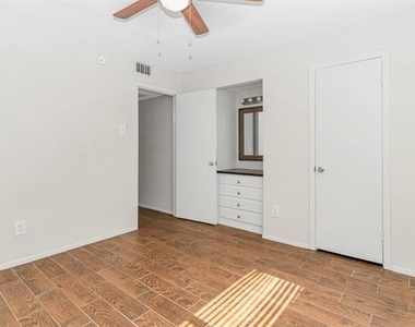 4538 Byers Avenue - Photo Thumbnail 10