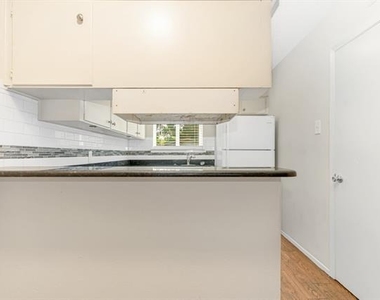4538 Byers Avenue - Photo Thumbnail 4
