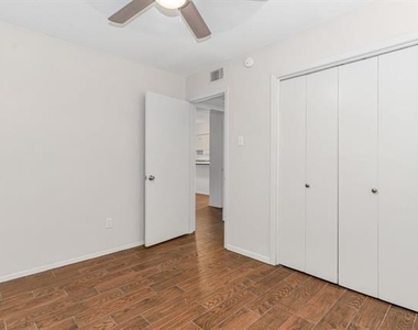 4538 Byers Avenue - Photo Thumbnail 7