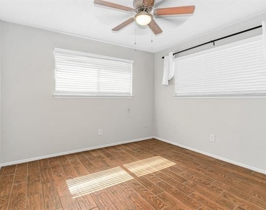 4538 Byers Avenue - Photo Thumbnail 9