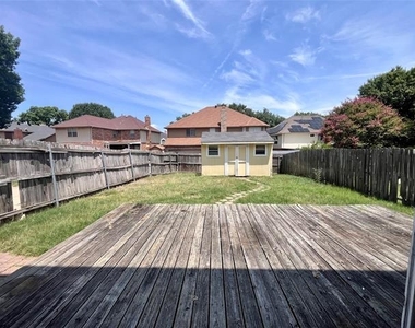 304 Trees Drive - Photo Thumbnail 2