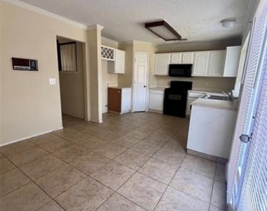 304 Trees Drive - Photo Thumbnail 8