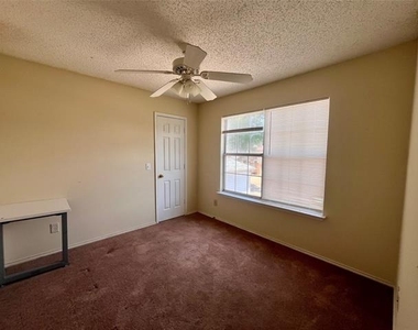 304 Trees Drive - Photo Thumbnail 16