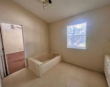 304 Trees Drive - Photo Thumbnail 20