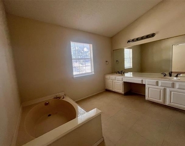 304 Trees Drive - Photo Thumbnail 18