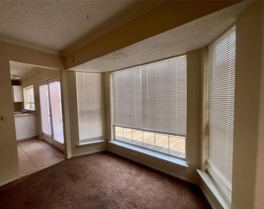 304 Trees Drive - Photo Thumbnail 9