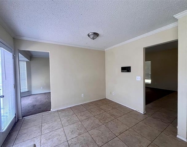 304 Trees Drive - Photo Thumbnail 3