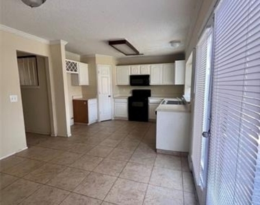 304 Trees Drive - Photo Thumbnail 7
