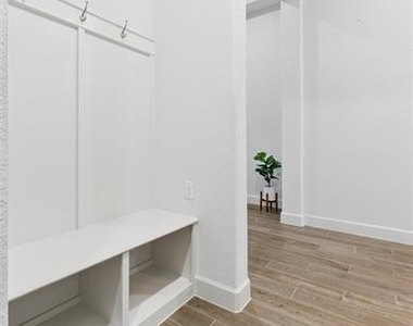 2194 Cloverfern Way - Photo Thumbnail 17