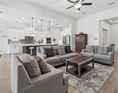 2194 Cloverfern Way - Photo Thumbnail 10