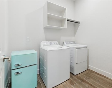 2194 Cloverfern Way - Photo Thumbnail 19