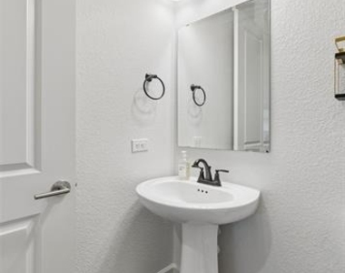 2194 Cloverfern Way - Photo Thumbnail 18