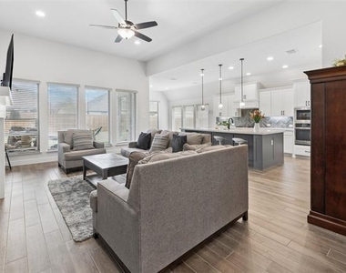 2194 Cloverfern Way - Photo Thumbnail 9