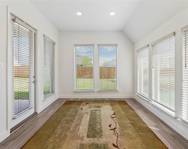 2194 Cloverfern Way - Photo Thumbnail 16