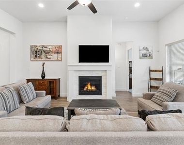 2194 Cloverfern Way - Photo Thumbnail 6