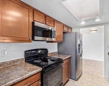 3929 S Pine Street - Photo Thumbnail 3