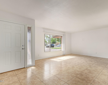 3929 S Pine Street - Photo Thumbnail 5