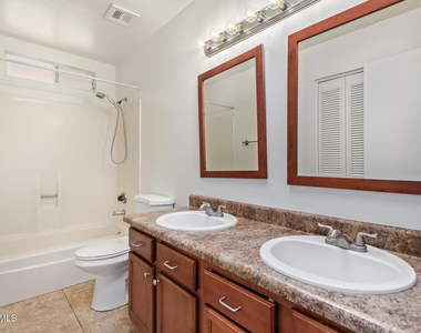 3929 S Pine Street - Photo Thumbnail 16