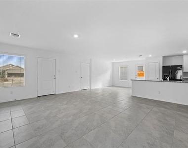 135 Wheatgrass Lane - Photo Thumbnail 8