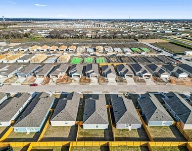 135 Wheatgrass Lane - Photo Thumbnail 23