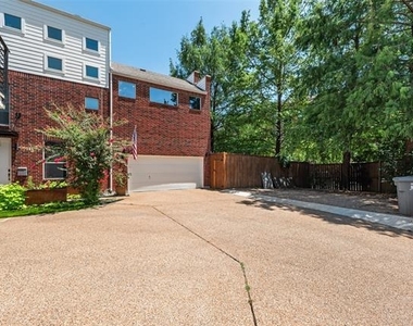 4926 Homer Street - Photo Thumbnail 3