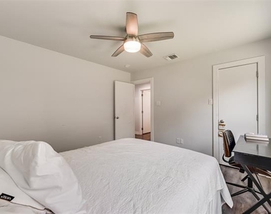 4926 Homer Street - Photo Thumbnail 20
