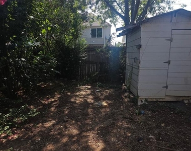 1717 Creekbend Drive - Photo Thumbnail 9