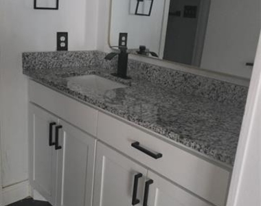 2715 Westgate Drive - Photo Thumbnail 4