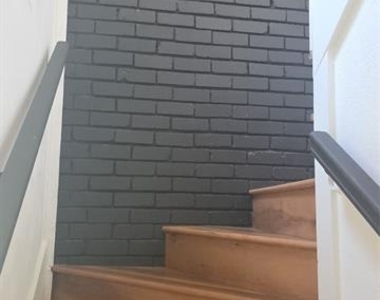 2715 Westgate Drive - Photo Thumbnail 9
