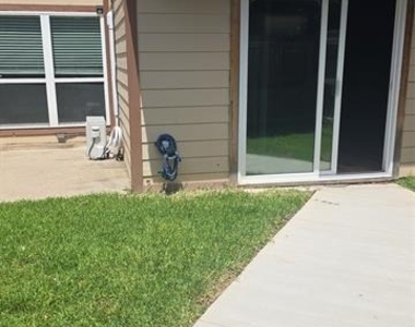 2715 Westgate Drive - Photo Thumbnail 12