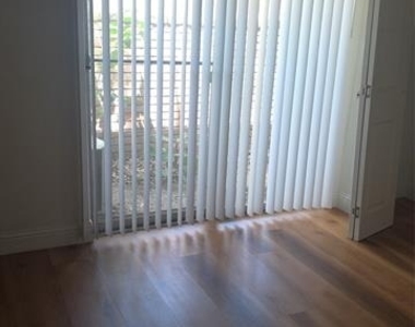 2715 Westgate Drive - Photo Thumbnail 7
