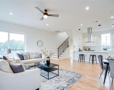 1612 Bennett Avenue - Photo Thumbnail 11