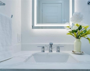 1612 Bennett Avenue - Photo Thumbnail 25