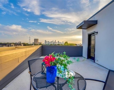1612 Bennett Avenue - Photo Thumbnail 2