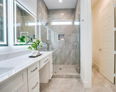 1612 Bennett Avenue - Photo Thumbnail 19